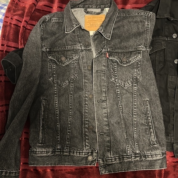 BUNDLE of 3 Levis denim jackets - Picture 3 of 4